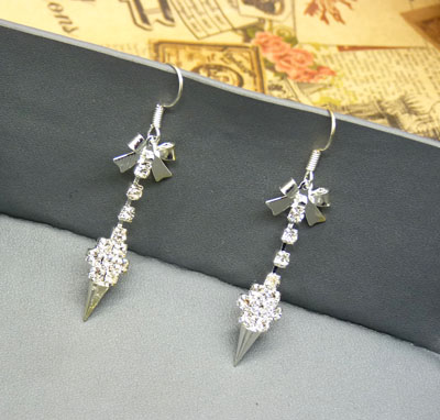 鍍銀耳環(huán)水鉆靚女氣質(zhì)流蘇耳墜女款耳飾防過(guò)敏 耳環(huán)長(zhǎng)款女