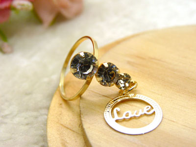 女款式指環(huán) 金色戒指 復古風女士寶石戒指 百搭款指環(huán)