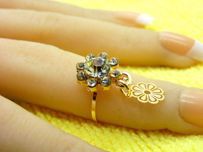 女款式指環(huán) 金色戒指 復古風女士寶石戒指 百搭款指環(huán)