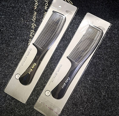 12號黑色燙金盤發(fā)打毛梳子防靜電男士理發(fā)平頭剪發(fā)梳電木梳C3-3-4